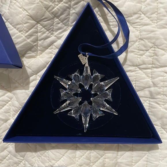 RARE BNIB 2007 Swarovski Christmas Ornament. Never used.